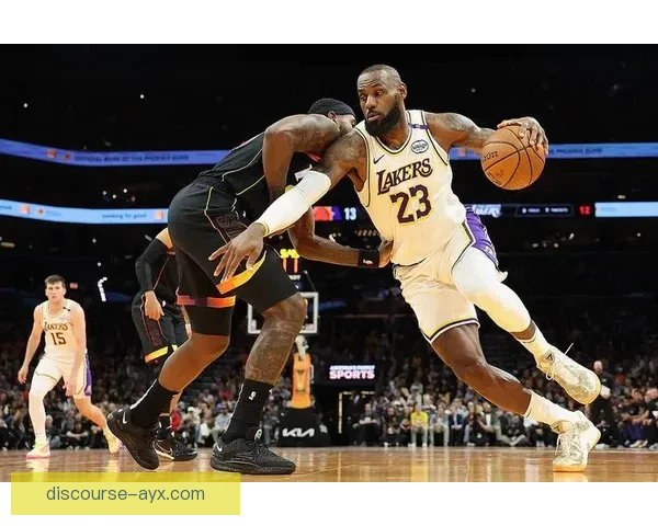 NBA最新动态：詹姆斯带领湖人逆袭勇士，杜兰特伤愈复出助太阳再战巅峰