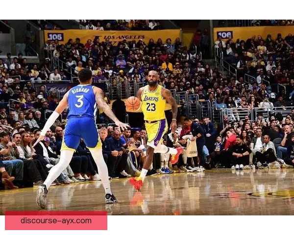 詹姆斯关键时刻爆发湖人力克勇士重返西部前三全场轰下三双数据