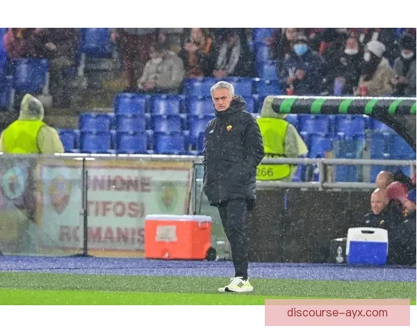 豪门对决再掀高潮本赛季冠军争夺进入白热化阶段多线作战考验球队底蕴韧性