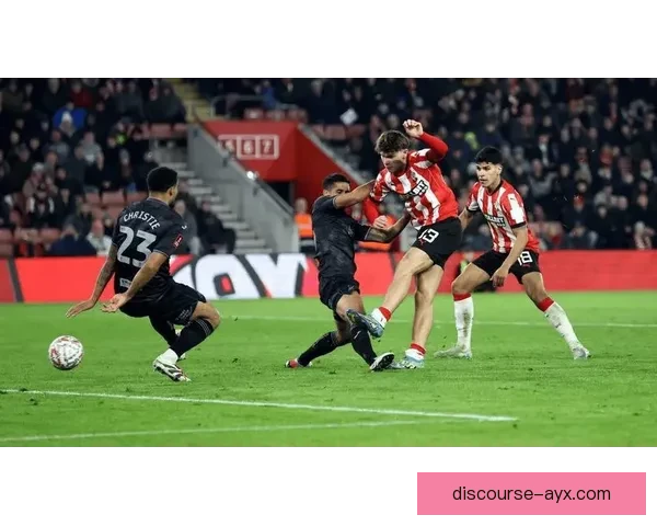 豪门激战与新星崛起交织本赛季足球赛场风云再起